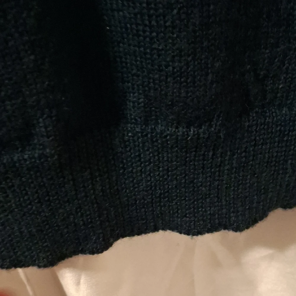 J H Collection Women's Dark Green  Sweater with Gold Accents Med 100% Wool - Picture 7 of 10
